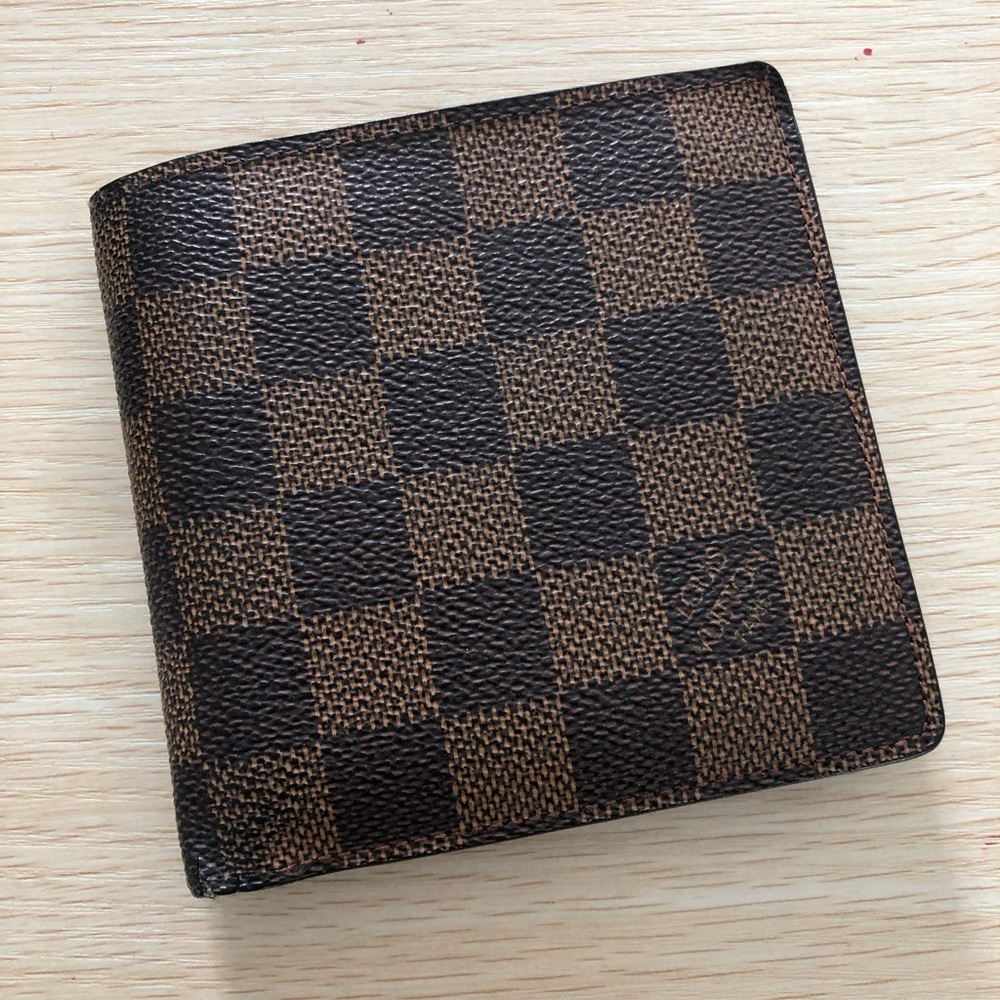 Louis Vuitton Damier bi-fold men wallet